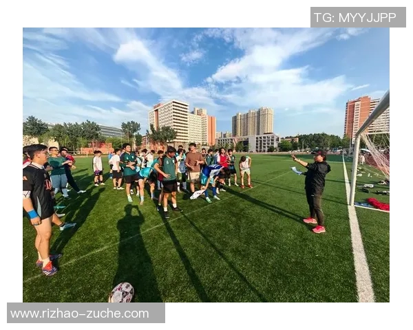 足球演员的魅力与挑战：在绿茵场上演绎人生的精彩瞬间